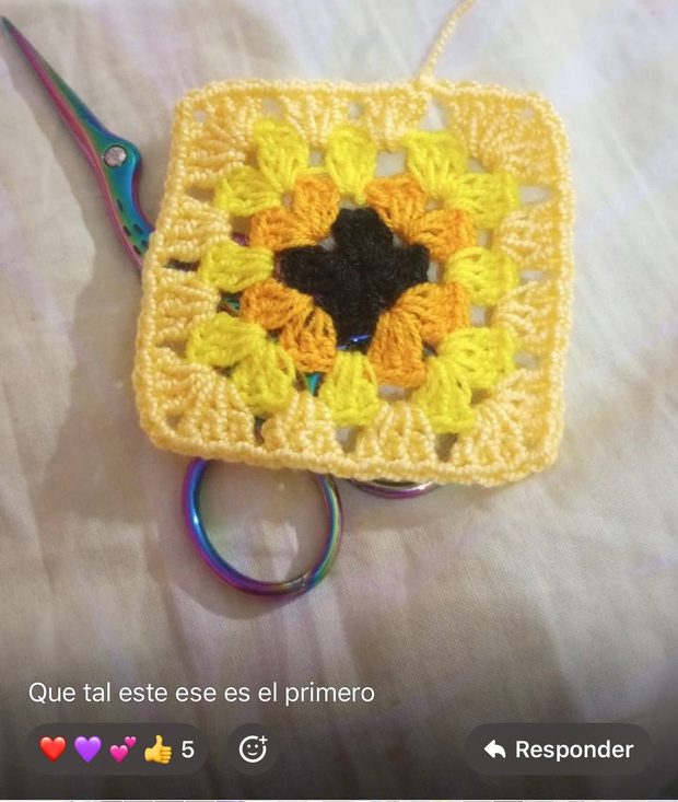 Primer granny de una alumna en tonos amarillos con el mensaje «Qué tal este, ese es el primero»
